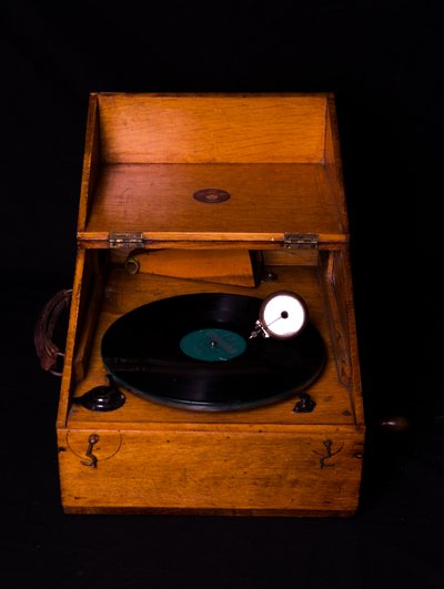 WoodenBox Portable Phonograph