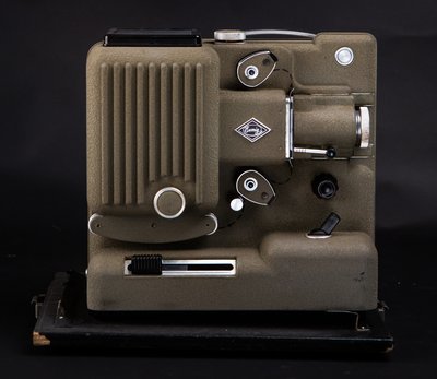 8mm Portable Projector
