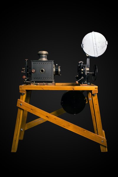 Early Projector (Wooden Stand)