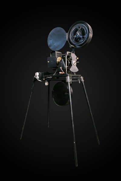 35mm Projector (Tripod-Type)