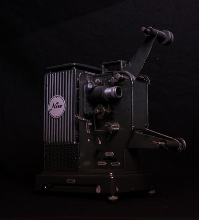 Nizo 16mm Projector (Black)