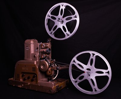 Early-Type Manual Projector (Black)